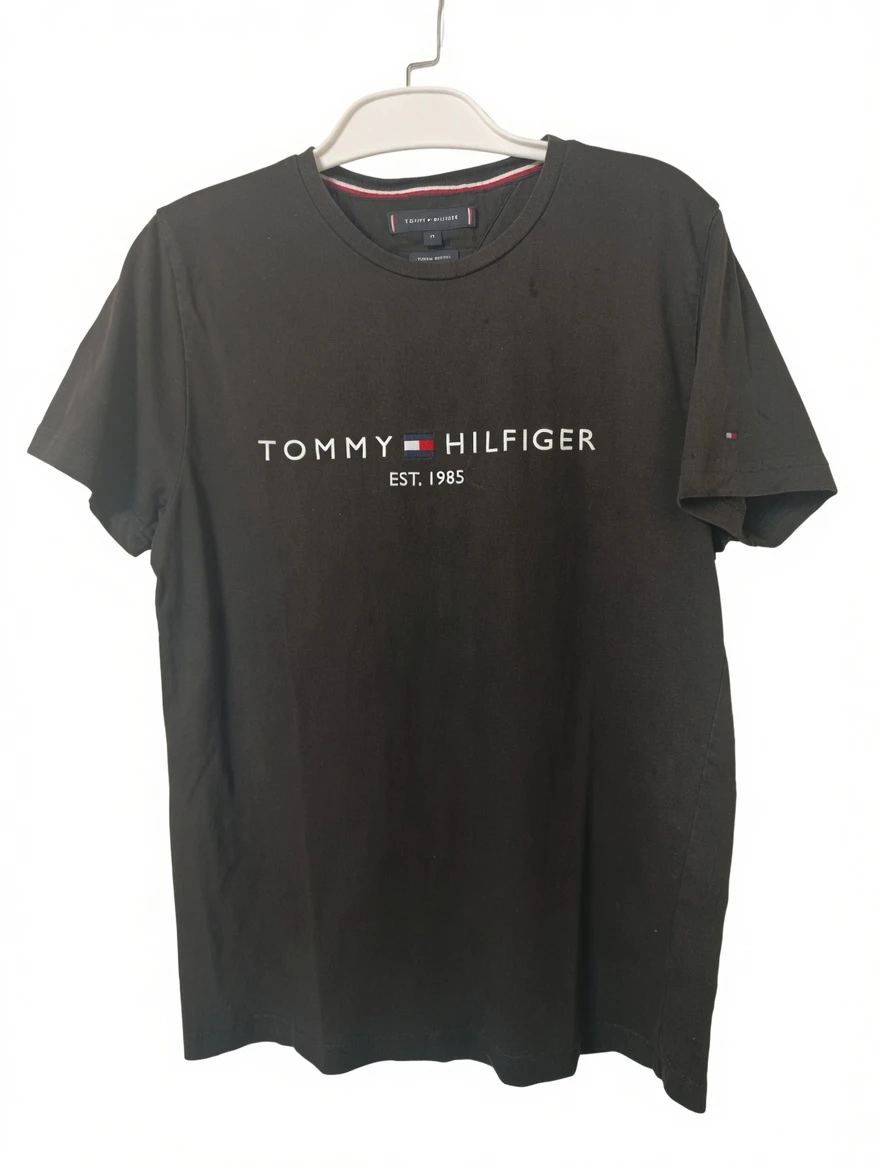 Camiseta Tommy Hilfiger con logo bordado R806